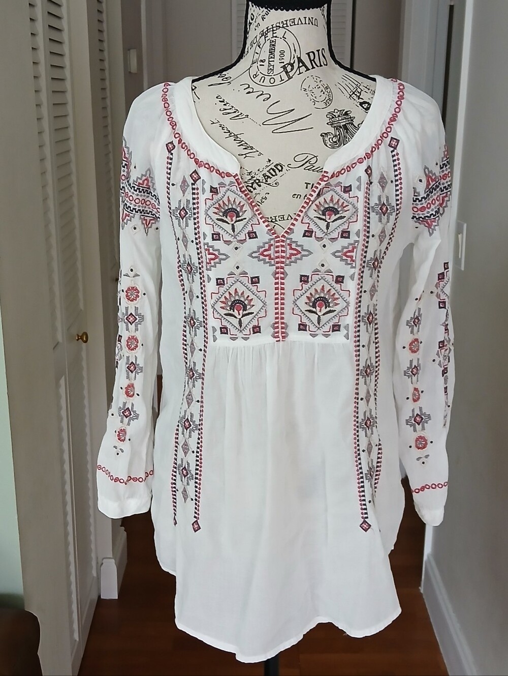 Johnny Was Tatum Peasant Embroidered Top